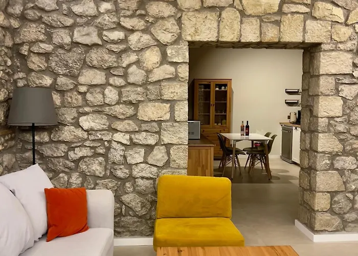 Achyronas 1840 Stone House